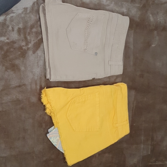 Shorts - Picture 2 of 2